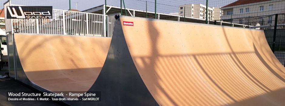 Skate Rampe Spine au Skatepark de Rueil-Malmaison (92) - Île-de-France - Rampe Skate fabriquée Par Wood Structure et la Sarl MERLOT Richelieu (37) - Concepteur et fabricant de Skatepark depuis 1990