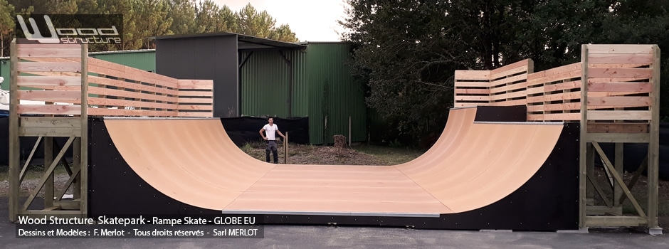 Rampe Skate Privée GLOBE EU H160L976 - Seignosse (40) - Landes - Nouvelle Aquitaine - Rampe Skate fabriquée par Wood Structure et la Sarl MERLOT Richelieu (37) - Concepteur et fabricant de Skatepark depuis 1990