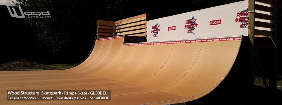 Rampe Skate Privée GLOBE EU H160L976 - Seignosse (40) - Landes - Nouvelle Aquitaine - Rampe Skate fabriquée par Wood Structure et la Sarl MERLOT Richelieu (37) - Concepteur et fabricant de Skatepark depuis 1990