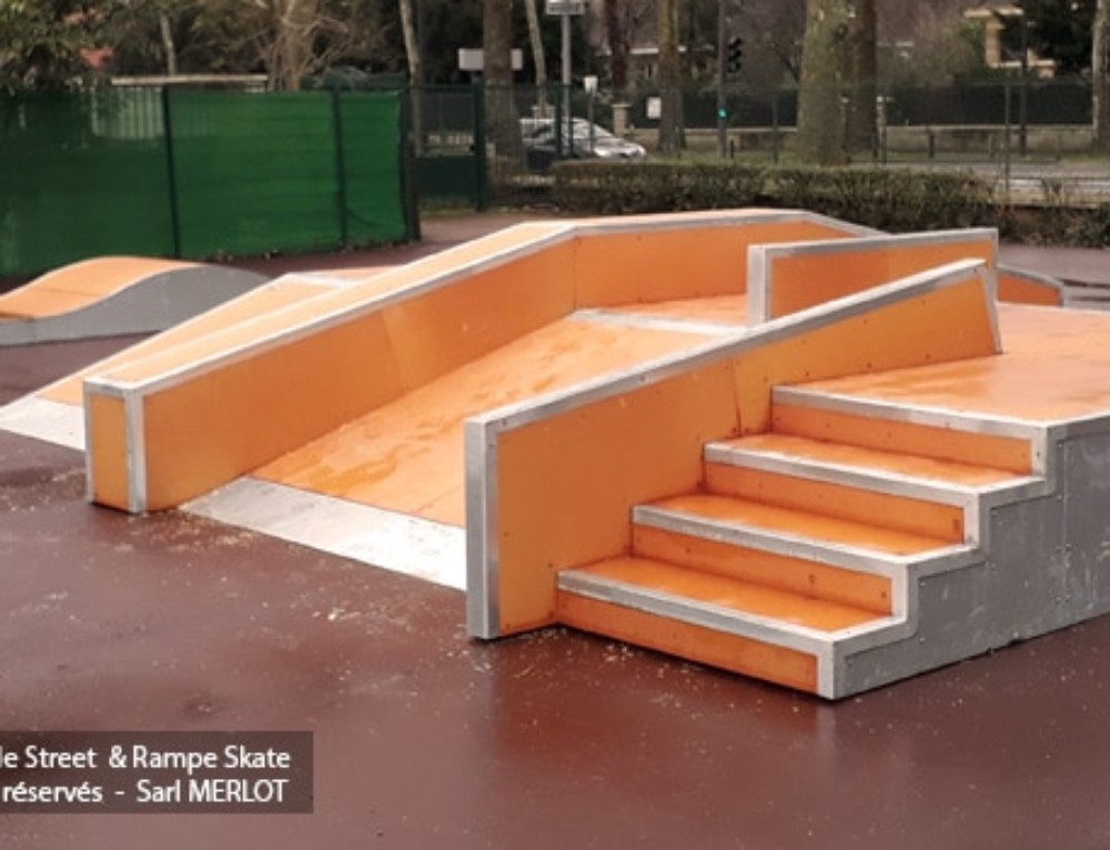 Skatepark Miniature Pour Fingerboard – 90x80cm, Bois, Marron, Occasion (Bon État)