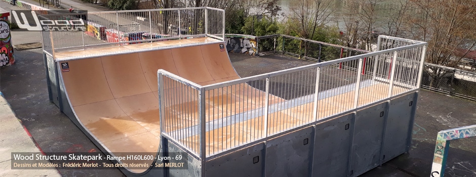 Rampe Skatepark de Lyon (69) Rhône - Auvergne-Rhône-Alpes - Rampe Skate H160L600 fabriquée par Wood Structure et la Sarl MERLOT Richelieu (37) - Concepteur et fabricant de Skatepark depuis 1990