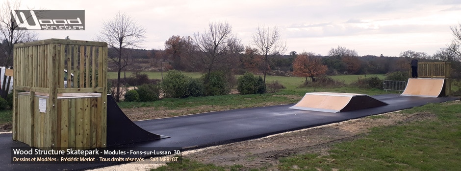 Skatepark de Fons-sur-Lussan (30) - Gard - Occitanie - Module et Rampe Skate - Fabriqué par Wood Structure et la Sarl MERLOT Richelieu (37) - Concepteur et fabricant de Skatepark depuis 1990