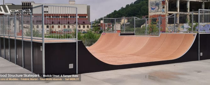 Mini Rampe XXL - Skatepark de Besançon (25) Doubs - Région Bourgogne-Franche-Comté - Rampe Skate H120L854 fabriquée par Wood Structure et la Sarl MERLOT Richelieu (37) - Concepteur et fabricant de Skatepark depuis 1990