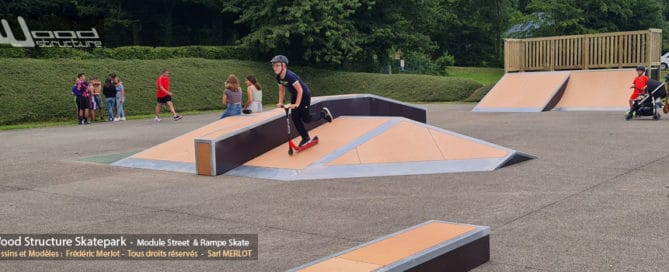 Skatepark du lac de Caniel (76) - Côte d'Albâtre - Seine-Maritime-Normandie - Modules de Skatepark - Fabriqué par Wood Structure et la Sarl MERLOT Richelieu (37) - Concepteur et fabricant de Skatepark depuis 1990