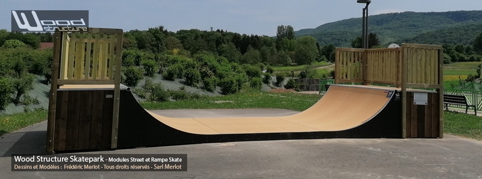 Skatepark de Devecey - Doubs (25) Région Bourgogne-Franche-Comté - Module et Rampe Skate - Fabriqué par Wood Structure et la Sarl MERLOT Richelieu (37) - Concepteur et fabricant de Skatepark depuis 1990