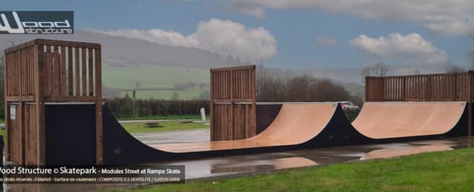 Spine Rampe H120L488 - Skatepark de Rouvroy - Belgique - Région Wallonne - Luxembourg - Fabriquée par Wood Structure et la Sarl MERLOT Richelieu (37) Concepteur et fabricant de Skatepark depuis 1990