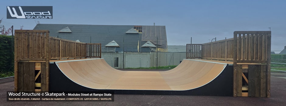Rampe H120L850 - Skatepark de Les Pieux - La Manche - Normandie - Cotentin - Fabriquée par Wood Structure et la Sarl MERLOT Richelieu (37) Concepteur et fabricant de Skatepark depuis 1990