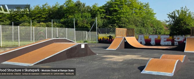 Modules Funbox H110L240 et Rampe H140L360 - Skatepark de Carentan-les-Marais - La Manche - Normandie - Cotentin - Fabriquée par Wood Structure et la Sarl MERLOT Richelieu (37) Concepteur et fabricant de Skatepark depuis 1990