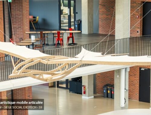 Œuvre artistique mobile articulée